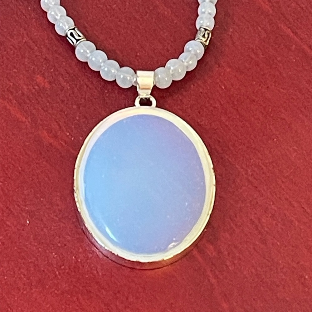 Elegant Blue Pendant Necklace